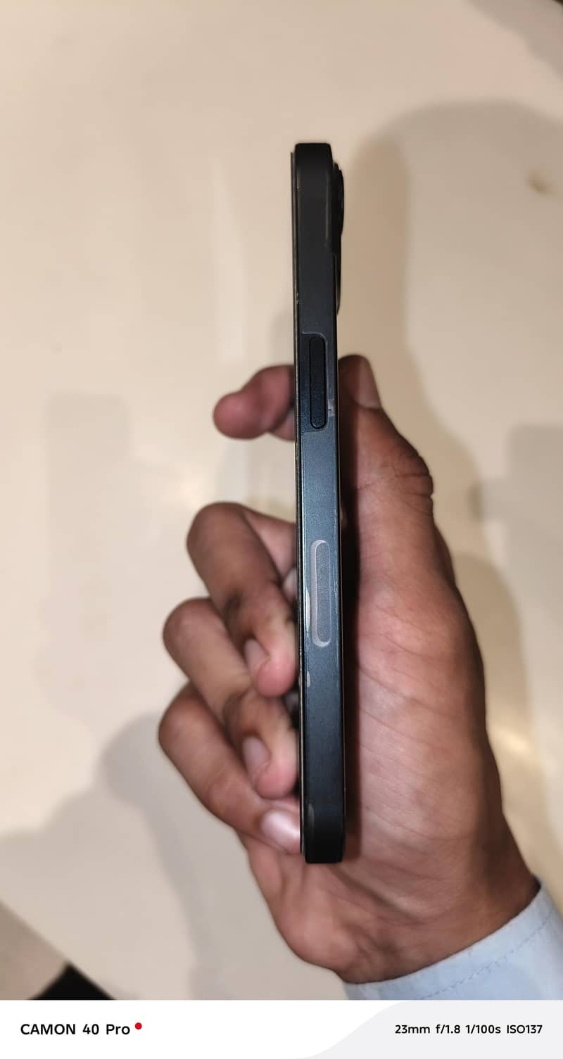 Apple iPhone 13 1
