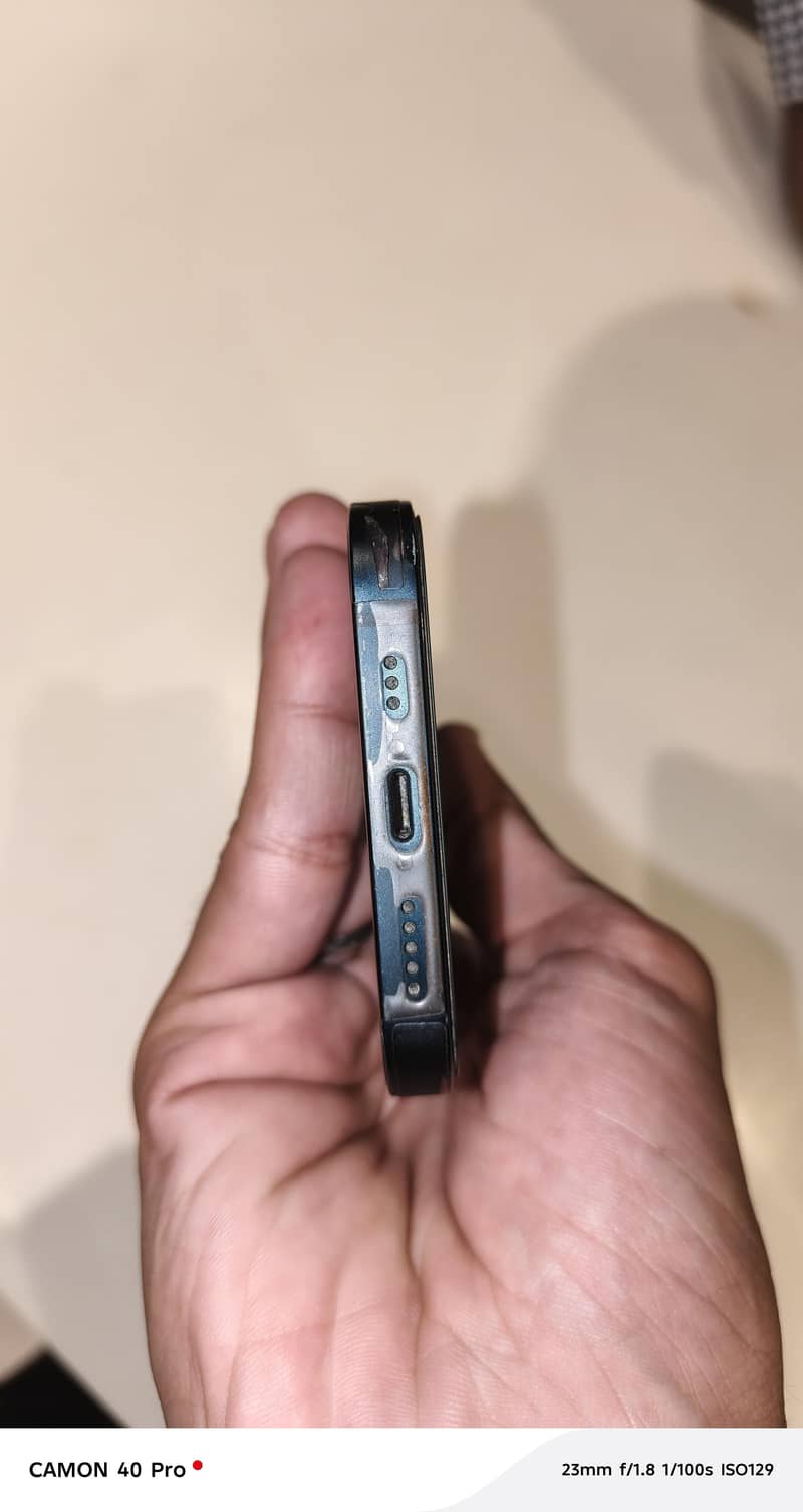 Apple iPhone 13 2