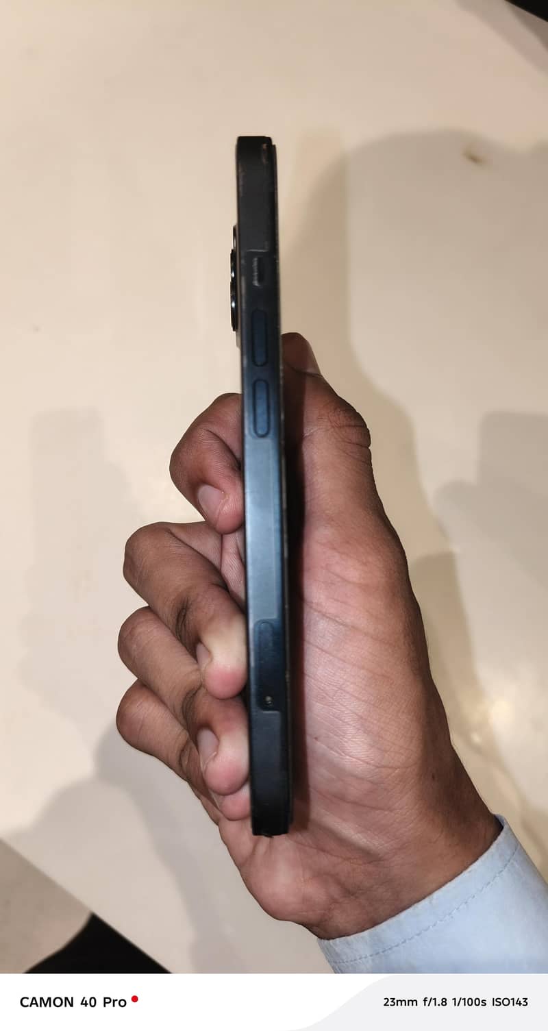 Apple iPhone 13 4