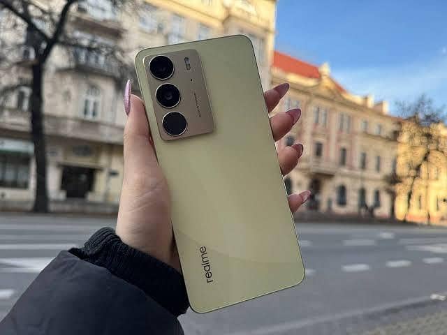 Realme C75 0