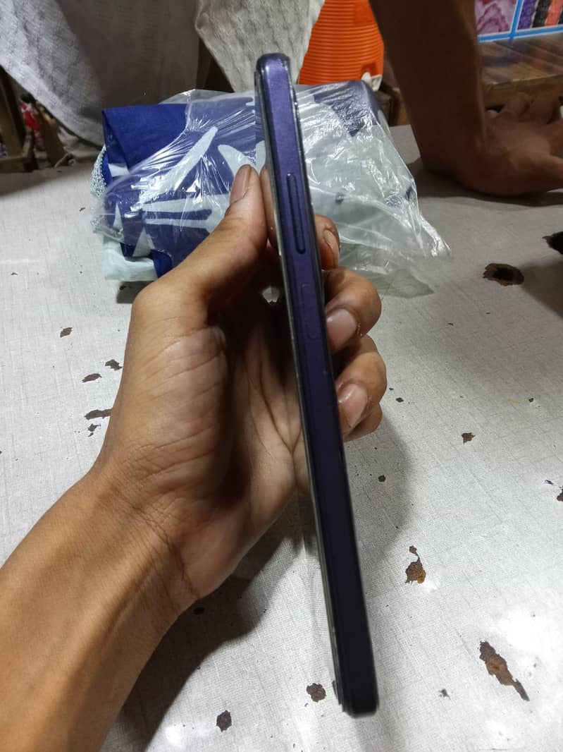 OPPO A60 4