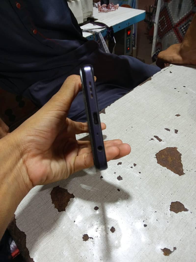 OPPO A60 5