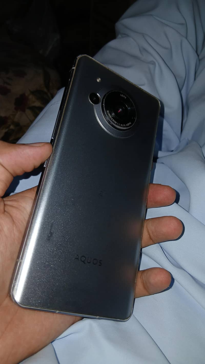 Sharp Aquos Sense7 2