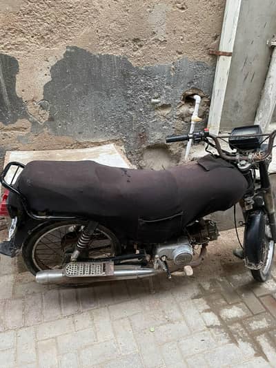 I'm selling a bike super star condition 10/9 all okay contact me