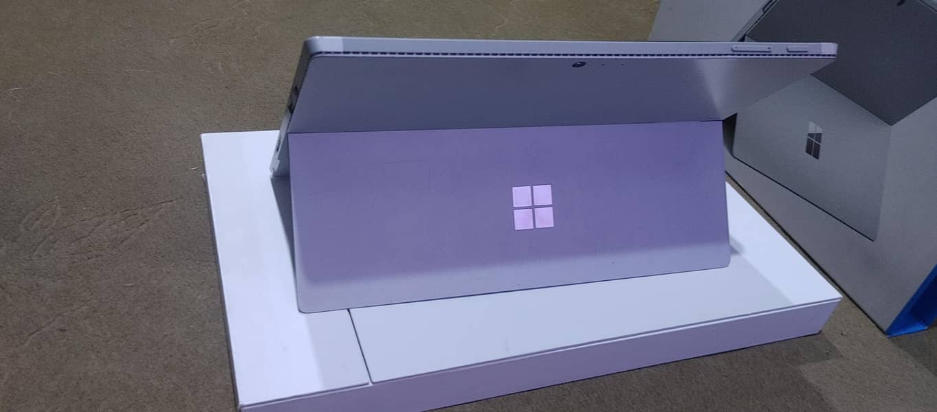 SurfaceBook4 4