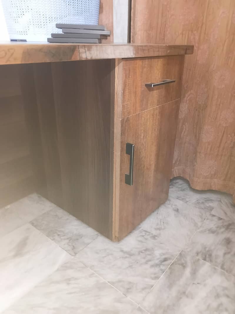 Study table 4