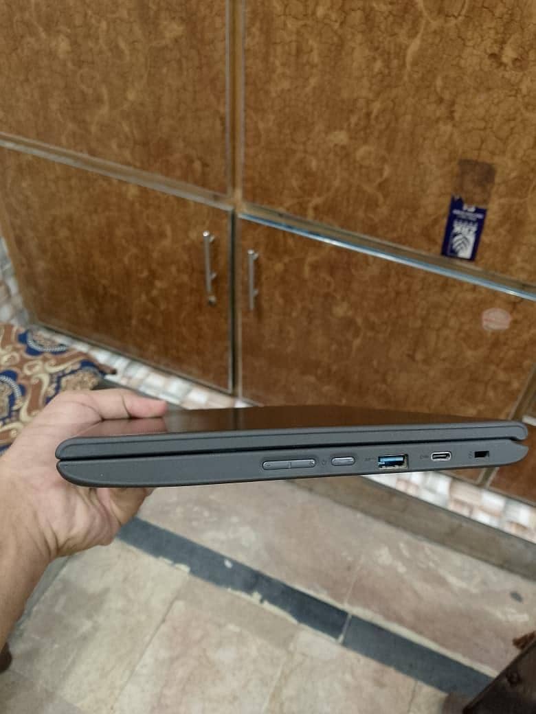chrome book e300 2