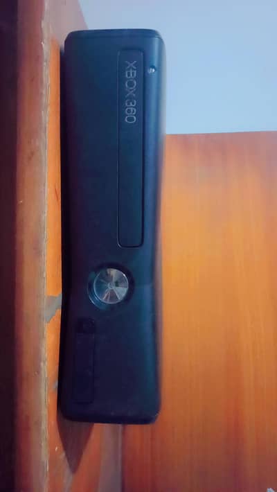 XBox 360 Slim Look like Brand New