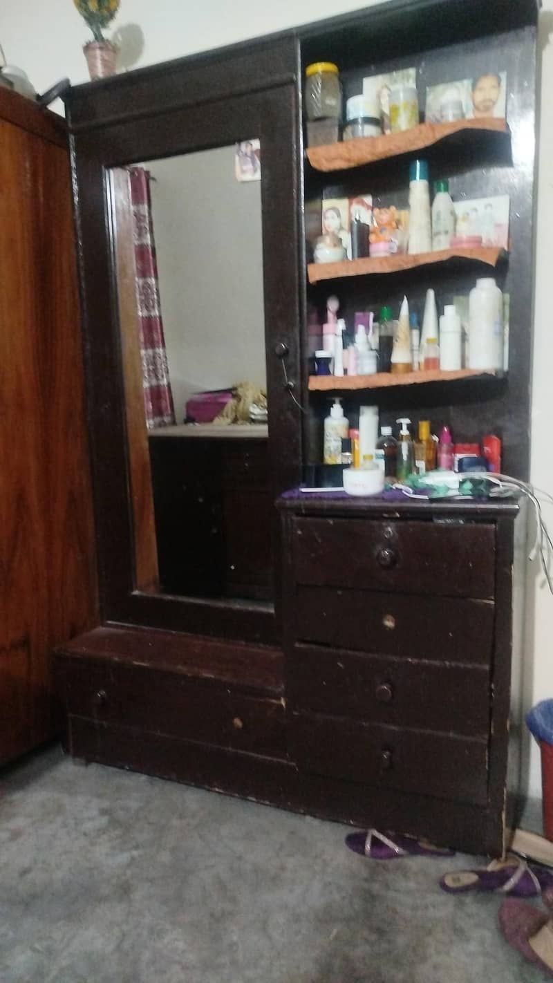 dressing table 0