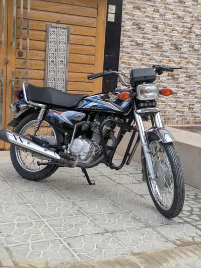 Honda CG 125 - 2025