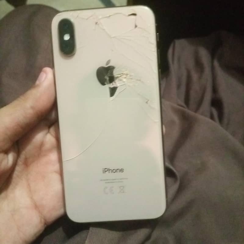 Apple iPhone XS 4