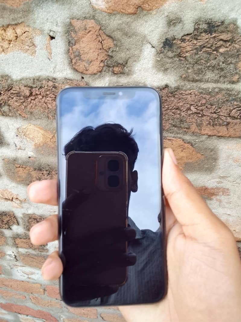 Apple iPhone X 3