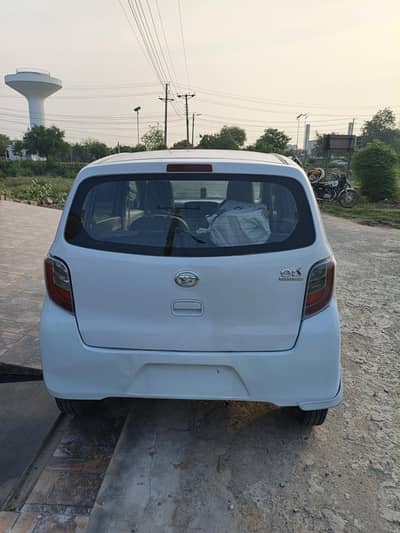 Daihatsu Mira 2012
