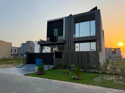 Non Furnished 10 Marla Modern Design with Basement 5 Bedrooms Prime Location Modern House For Sale In Dha Phase 7 Lahore