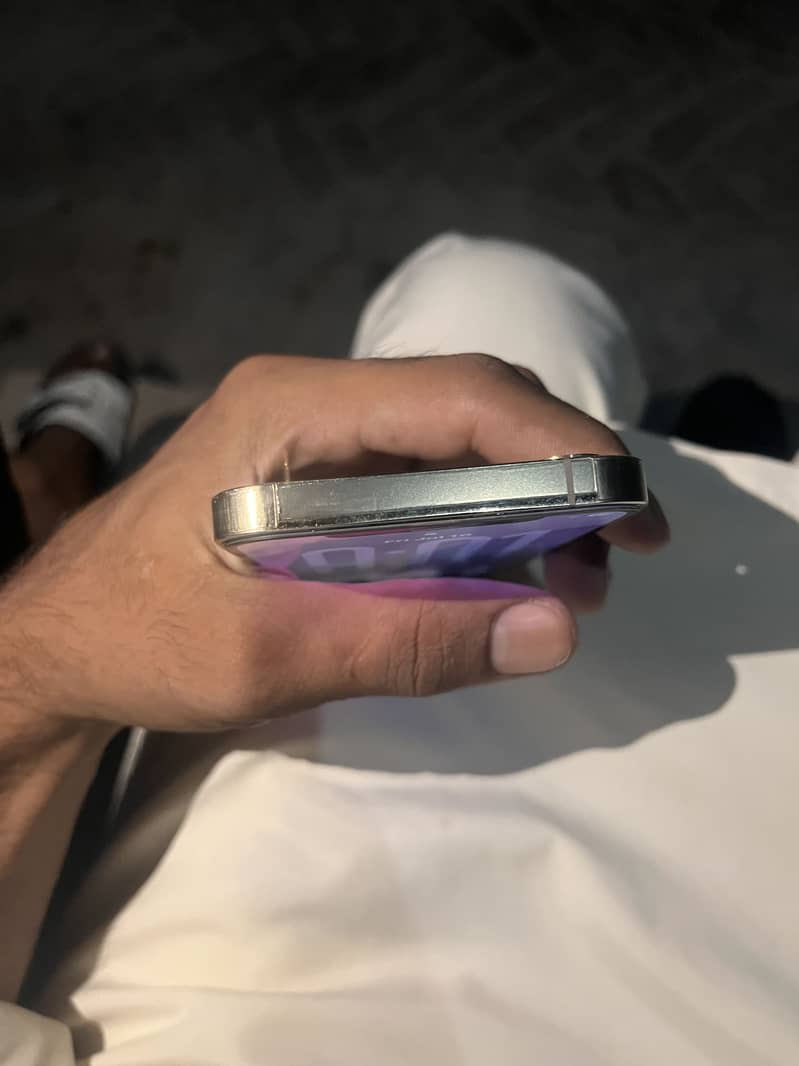 Apple iPhone 12 3
