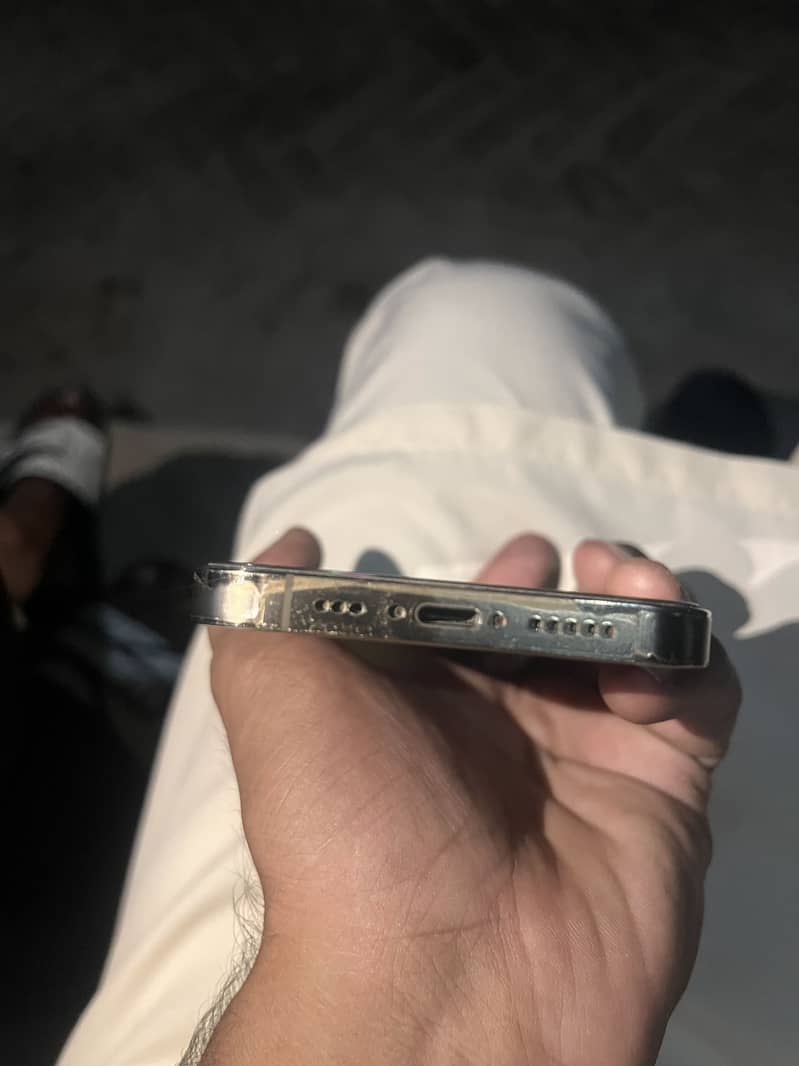 Apple iPhone 12 5