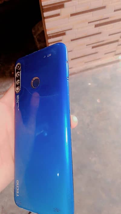 Tecno Spark 4