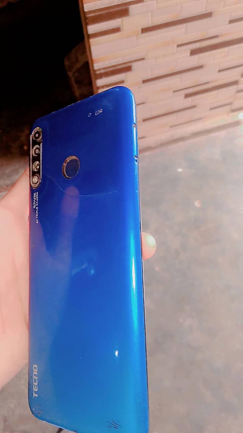 Tecno Spark 4 0