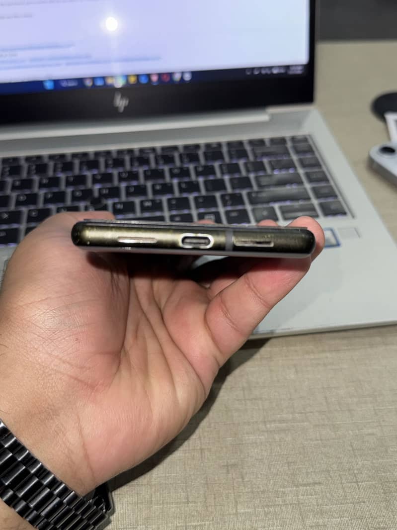Google Pixel 6 (Sim Working) 4