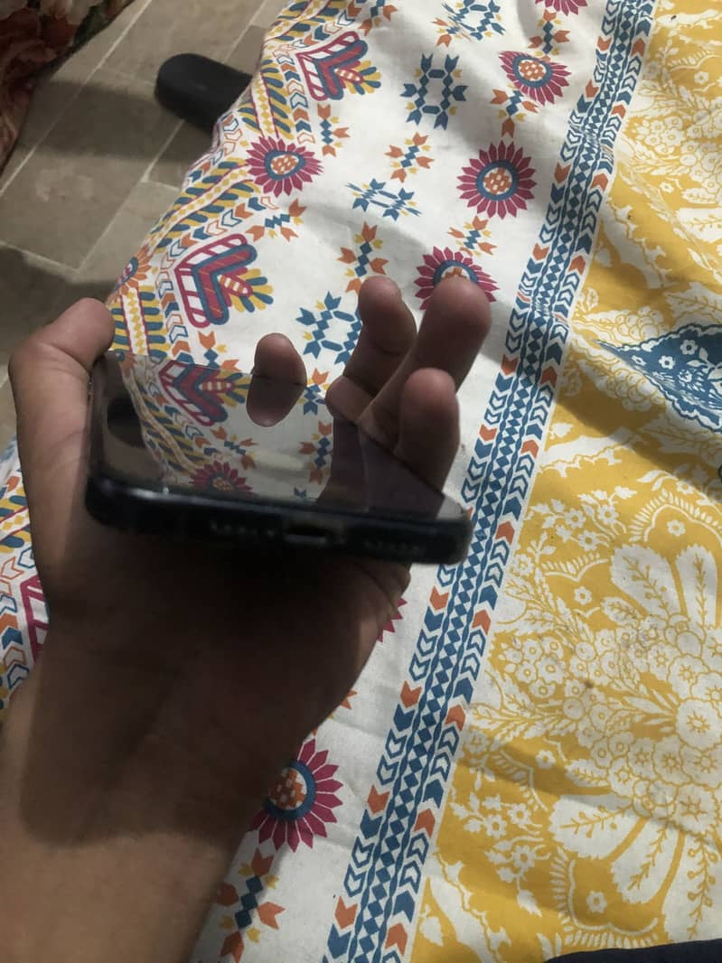 Apple iPhone 12 4