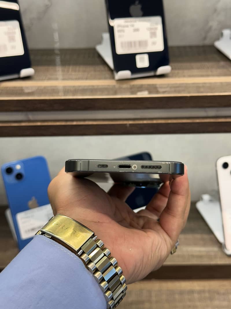 Apple iPhone 13 Pro Max 3
