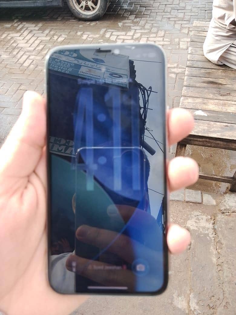 Apple iPhone 11 Pro 1