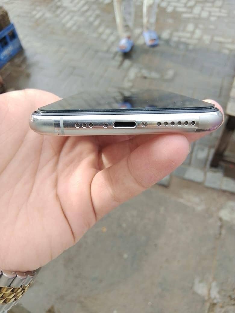 Apple iPhone 11 Pro 5