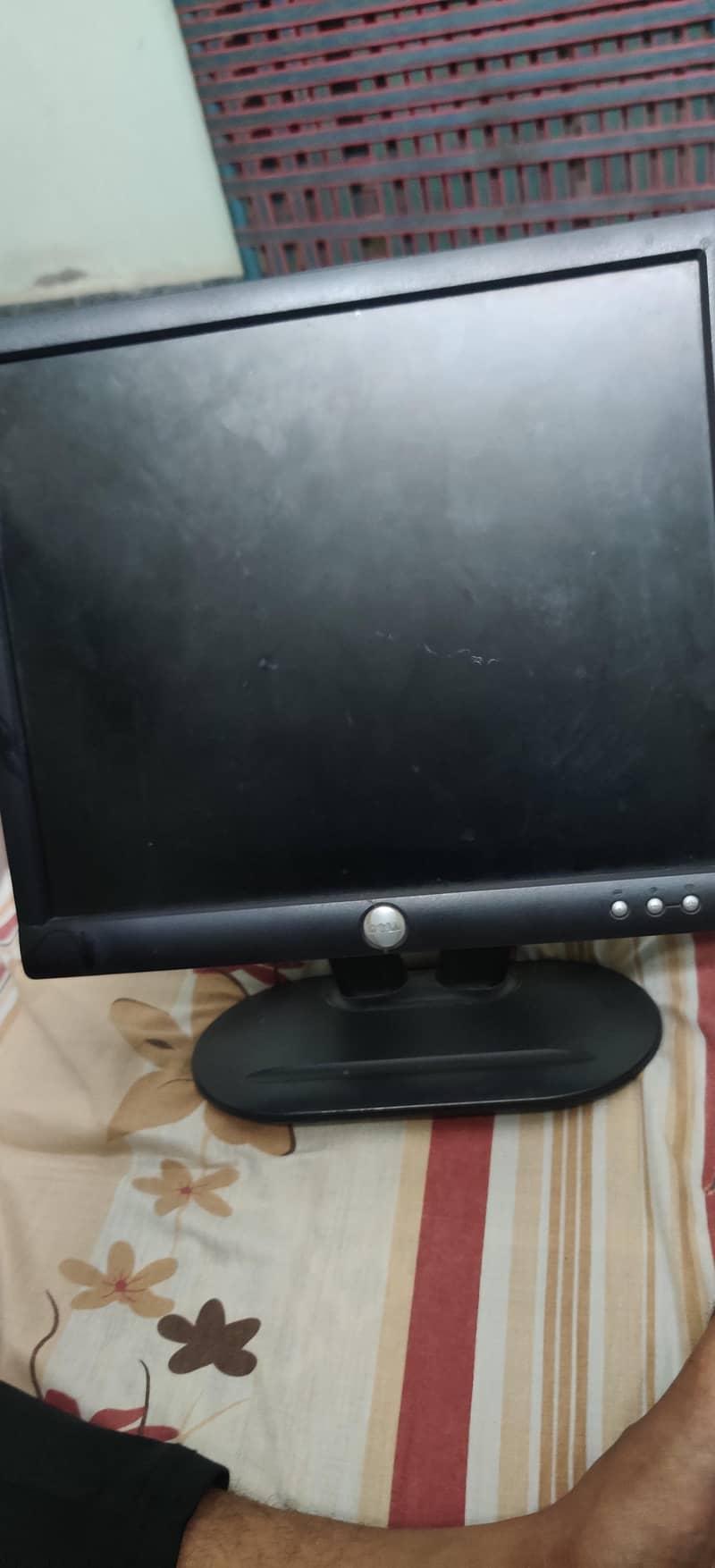 17" LCD 1
