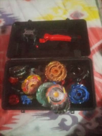 20 Beyblade pack with remote and box