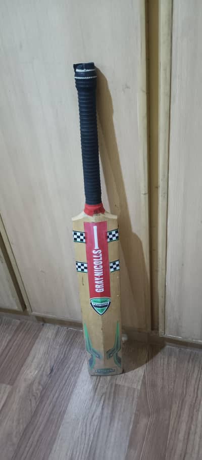 Gray Nicolls cricket bat