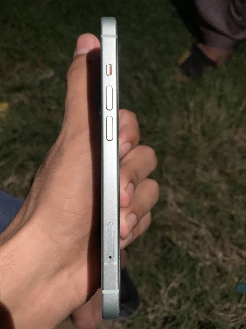 Apple iPhone 15 5