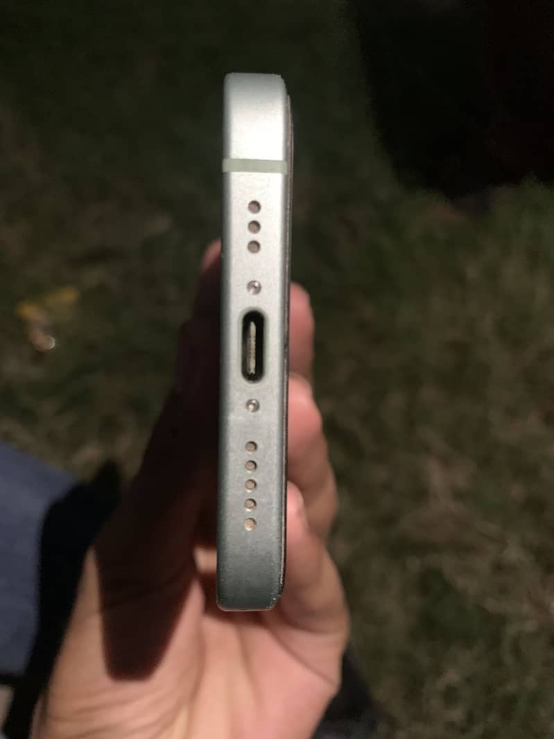 Apple iPhone 15 8