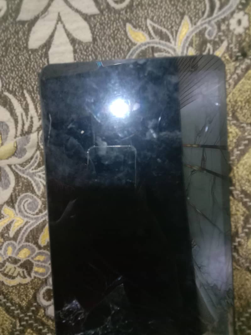 LG tablet 1