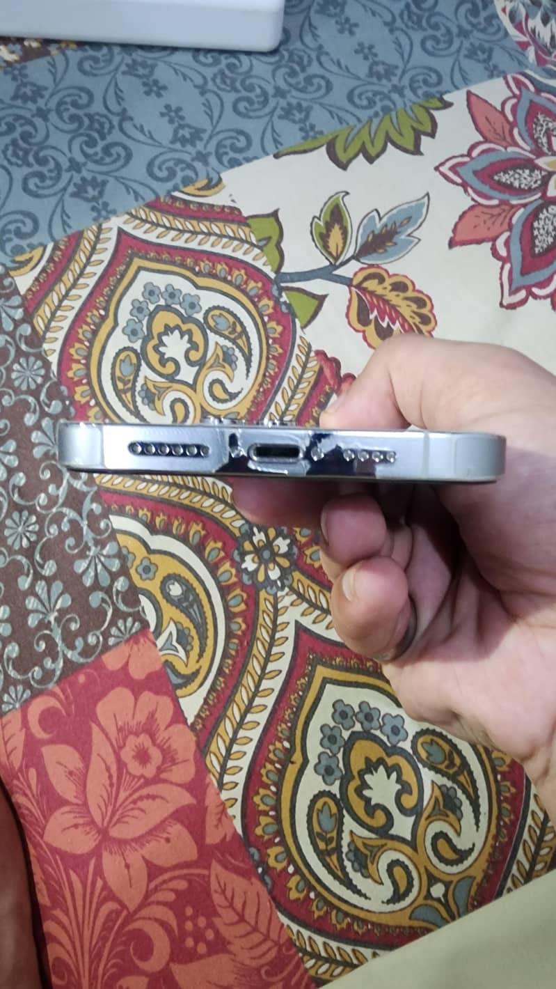 iphone 14 pro max 4