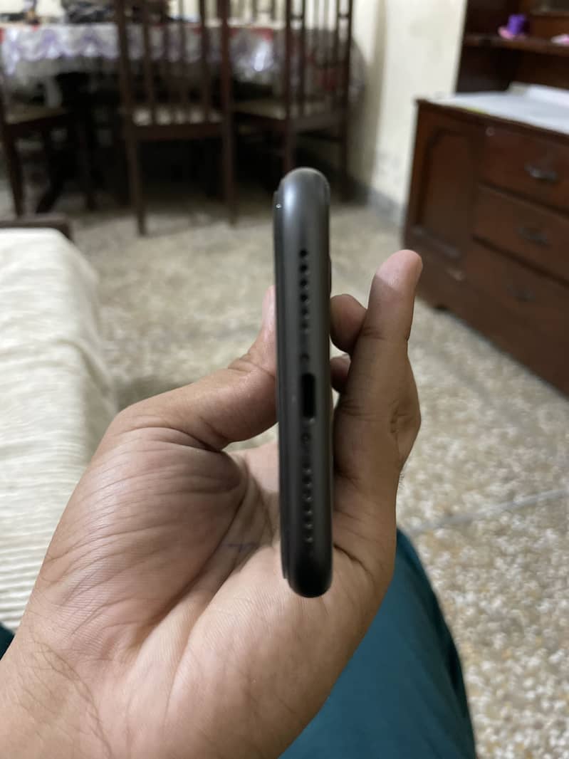 Apple iPhone 11 2