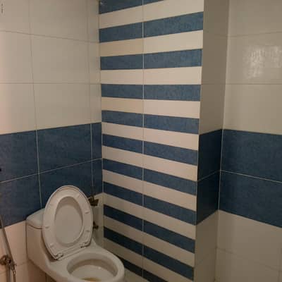 10 MARLA 3 BEDROOM APARTMENT AVAILABLE FOR RENT