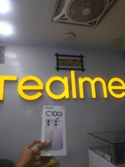 REALME OFFICIAL PHONES AVAILABLE IN SAREENA MOBILE MARKET shop 35