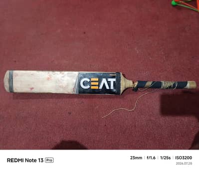 CEAT cricket bat