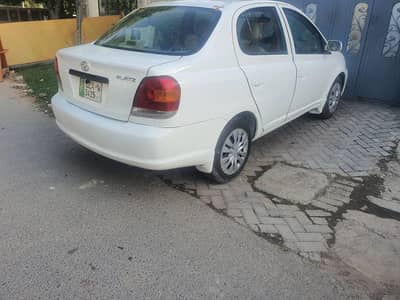 Toyota Platz 2003