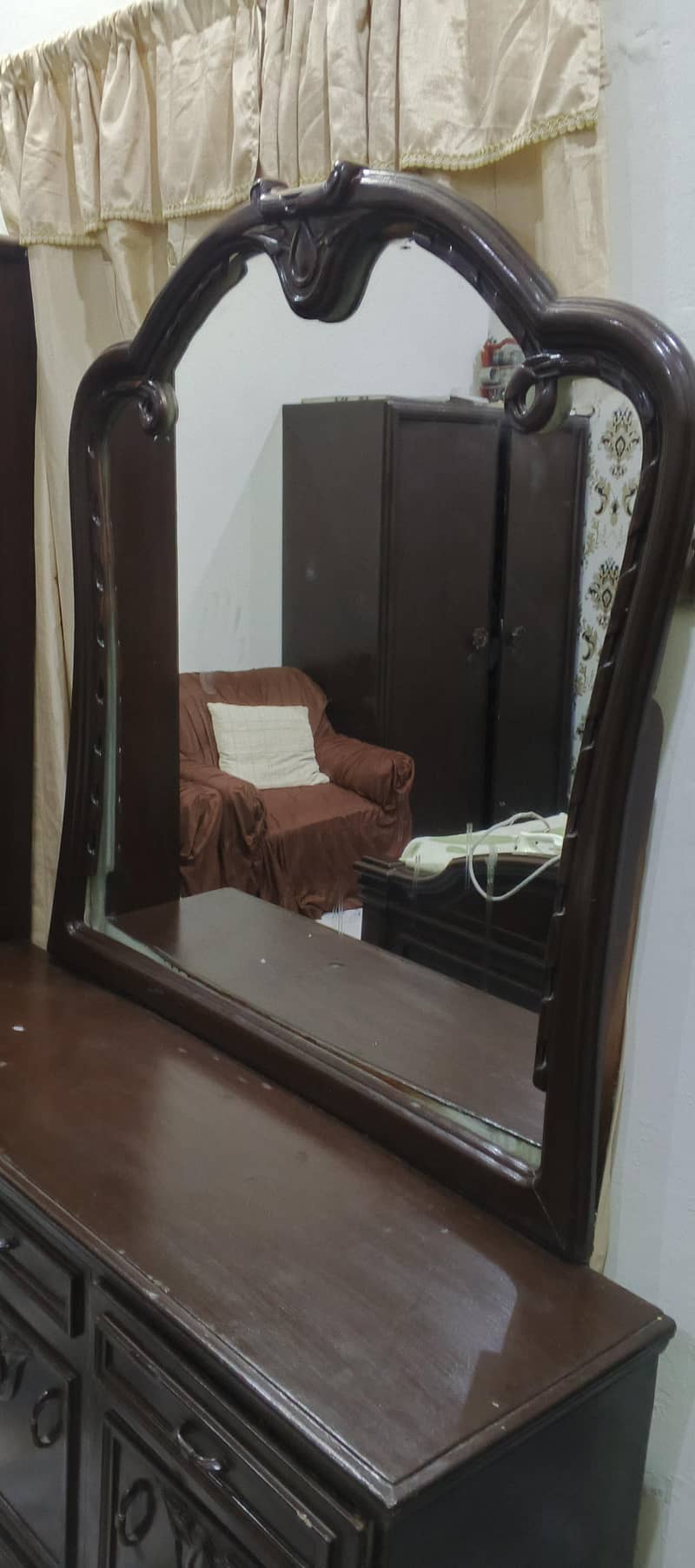 a dressing table 5