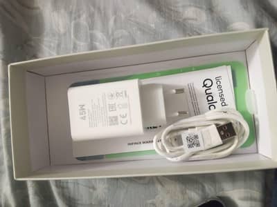 45 watts and sumsung charger 45/25 charger available