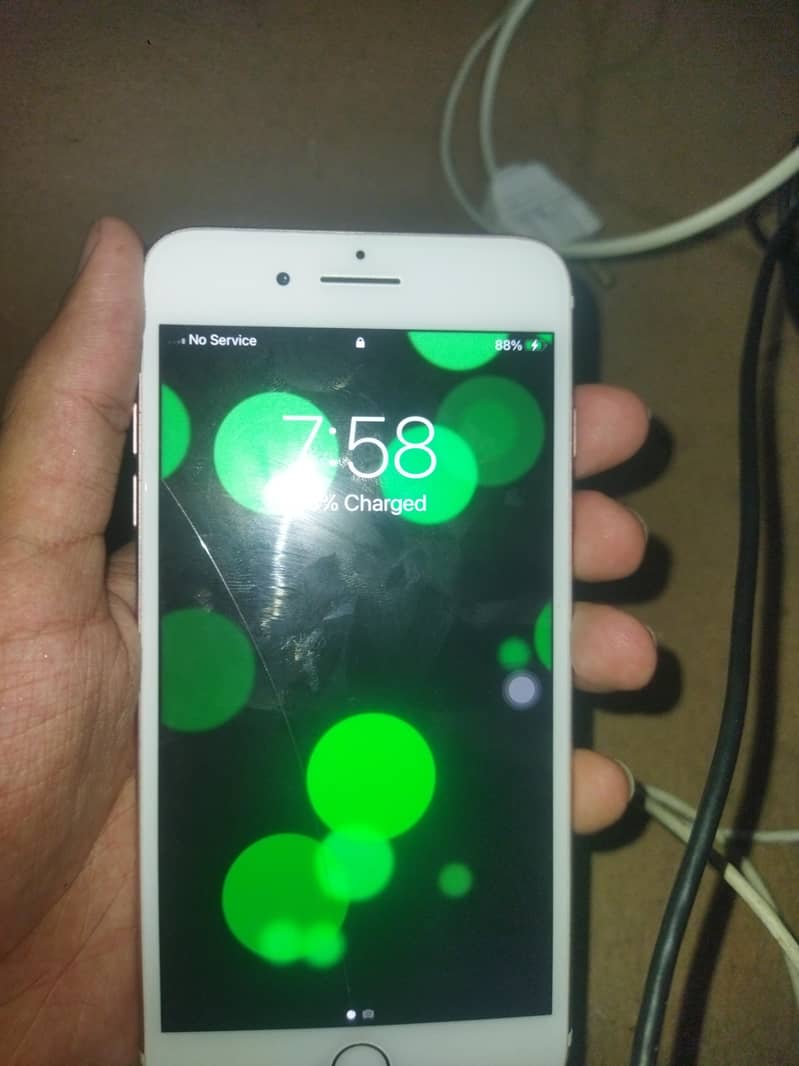 Apple iPhone 7 Plus 1