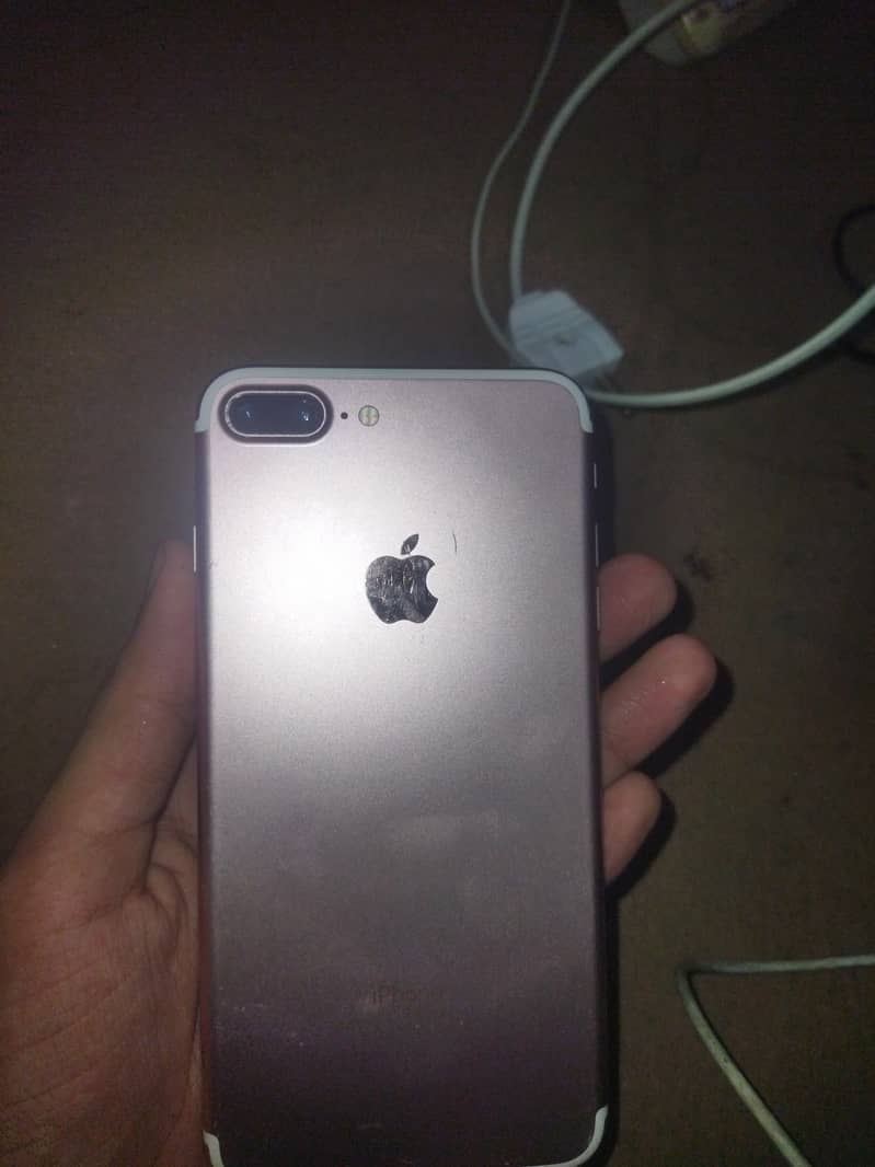 Apple iPhone 7 Plus 2