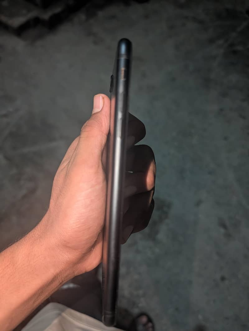 Apple iPhone 7 Plus 1