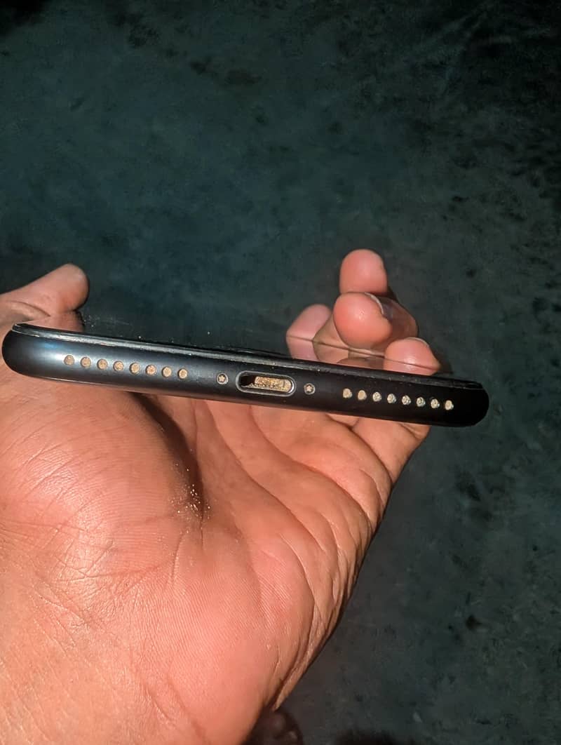 Apple iPhone 7 Plus 2