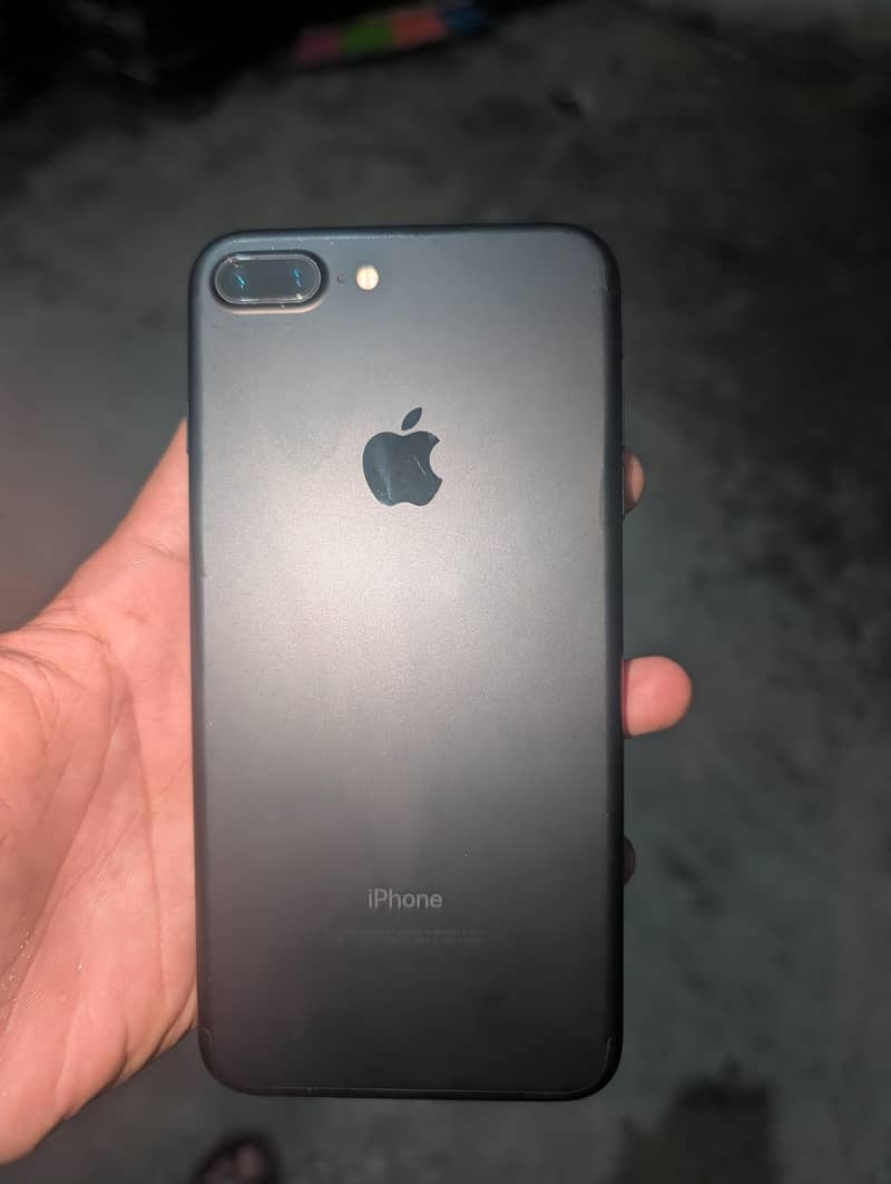 Apple iPhone 7 Plus 5