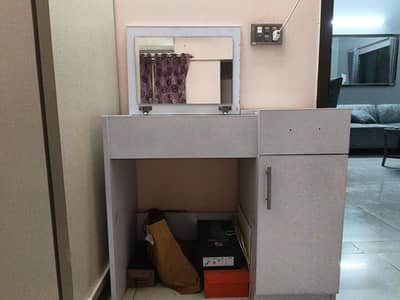 white dressing table