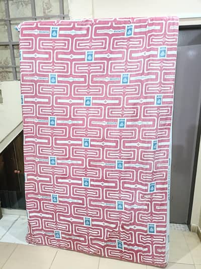 4 feet supreme diamond foam mattress in very neat and clean condition
