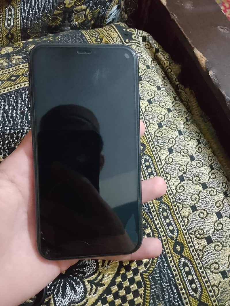 Apple iPhone 11 3