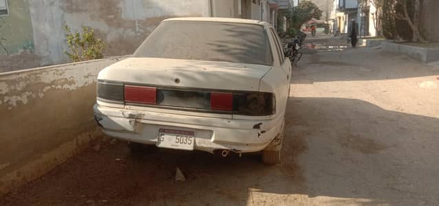 Mazda 323 1990